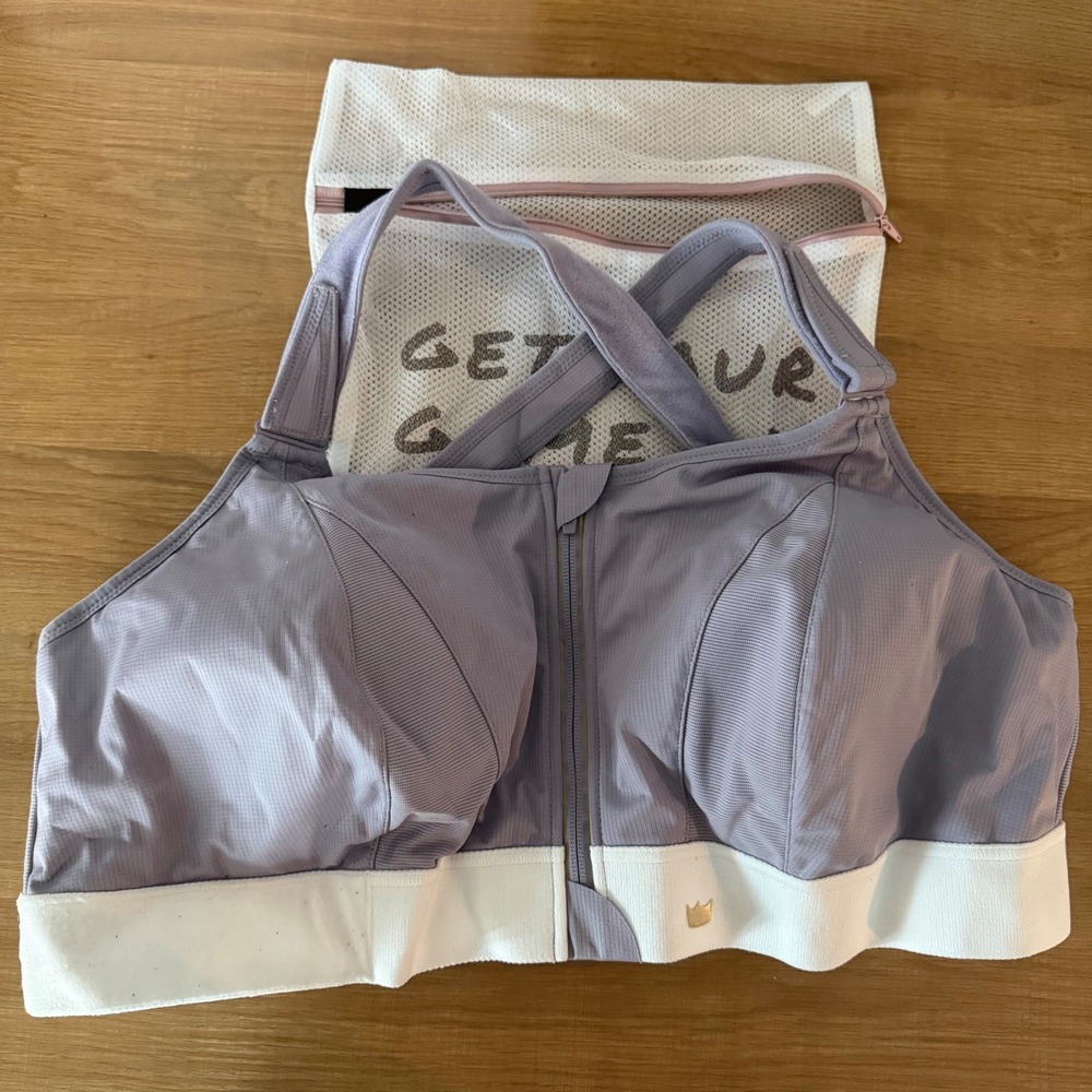 SHEFIT NWOT Ultimate Sports Bra Lavender 5 Luxe High‎ Impact Front Zip Wash Bag
